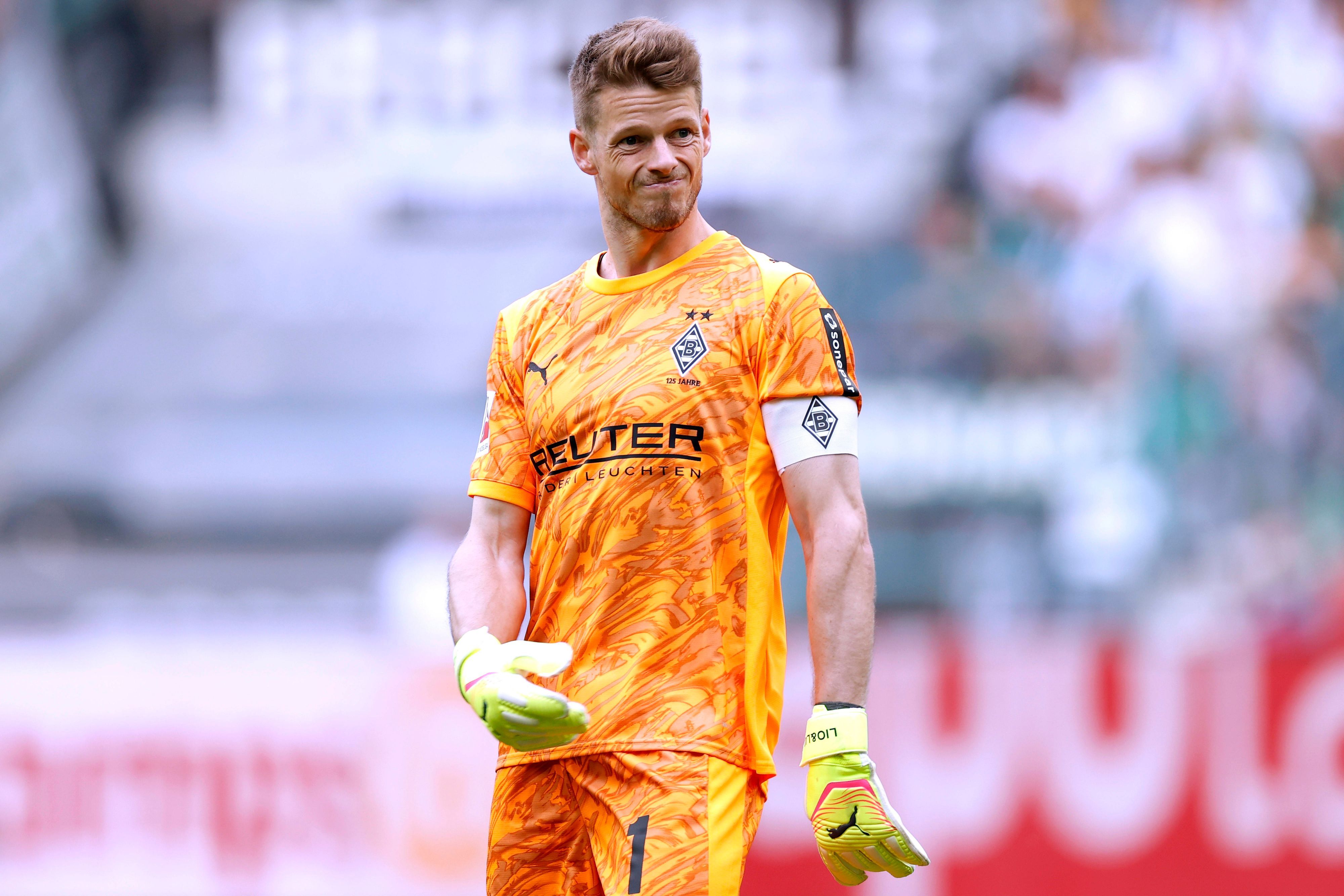 Jonas Omlin mit der Kapitänsbinde im Tor von Borussia Mönchengladbach.