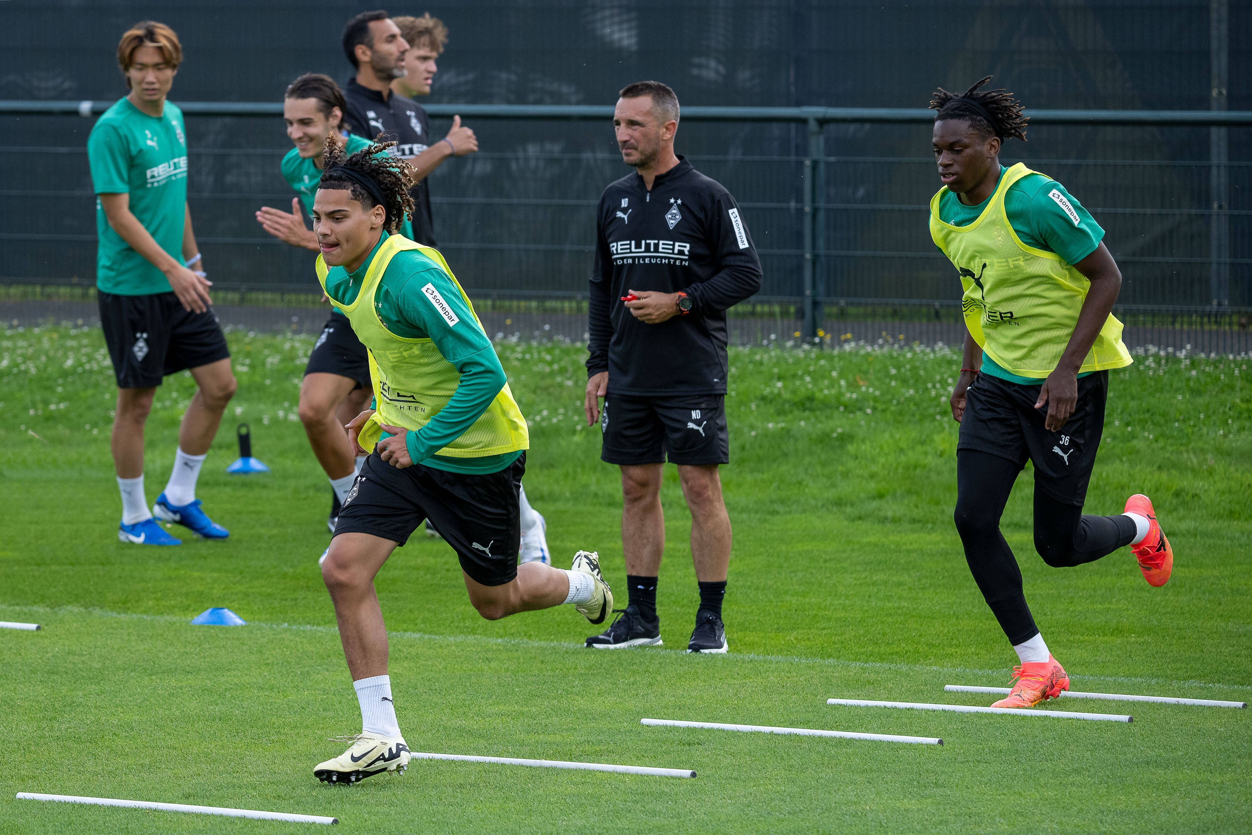 Talente von Borussia Mönchengladbach beim Training.