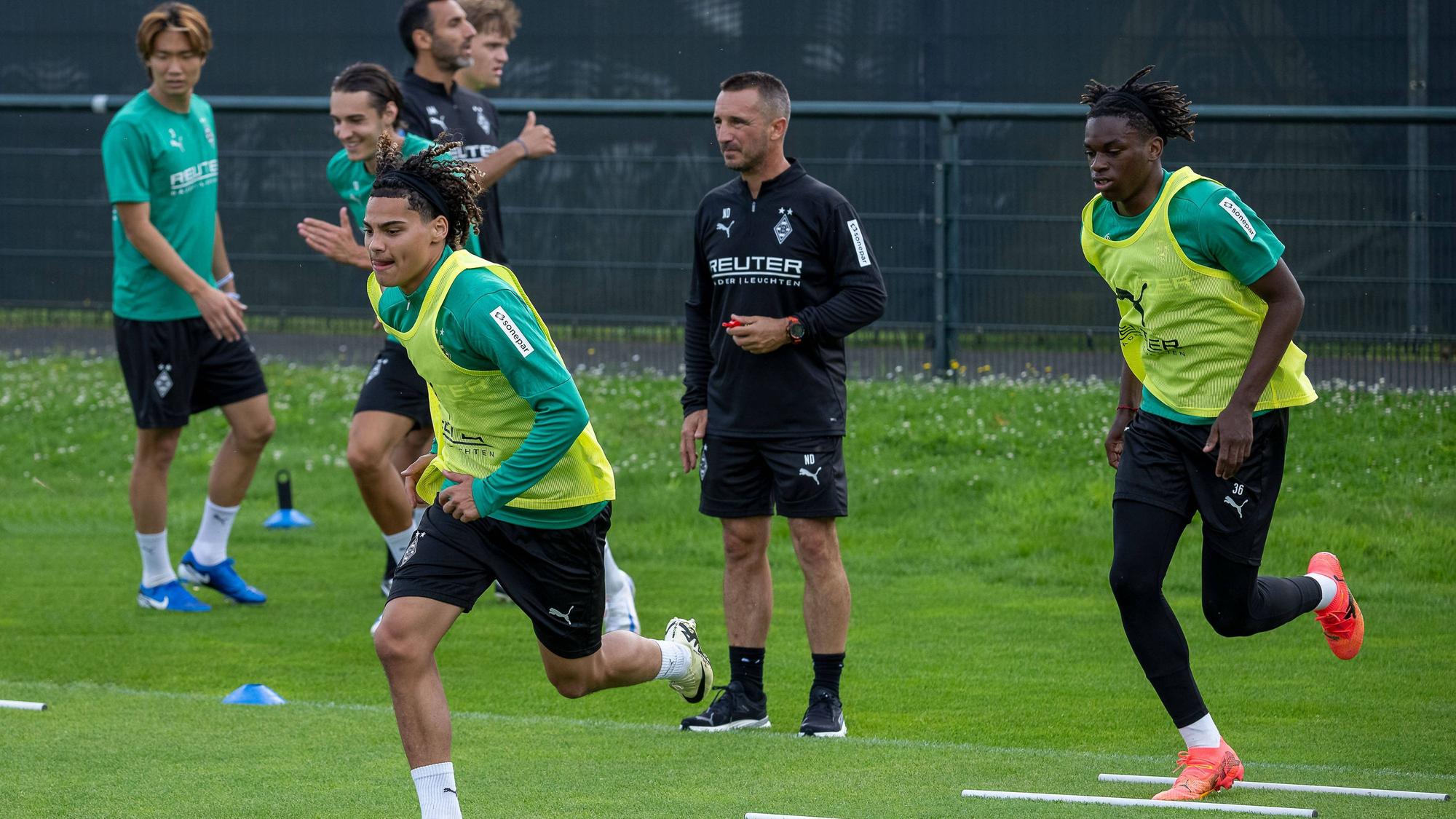 Talente von Borussia Mönchengladbach beim Training.