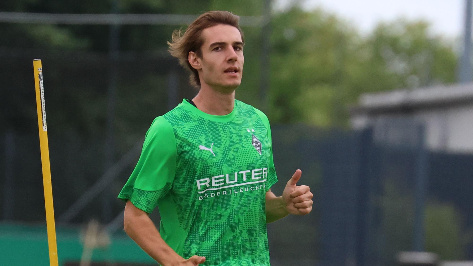 Florian Neuhaus beim Training.