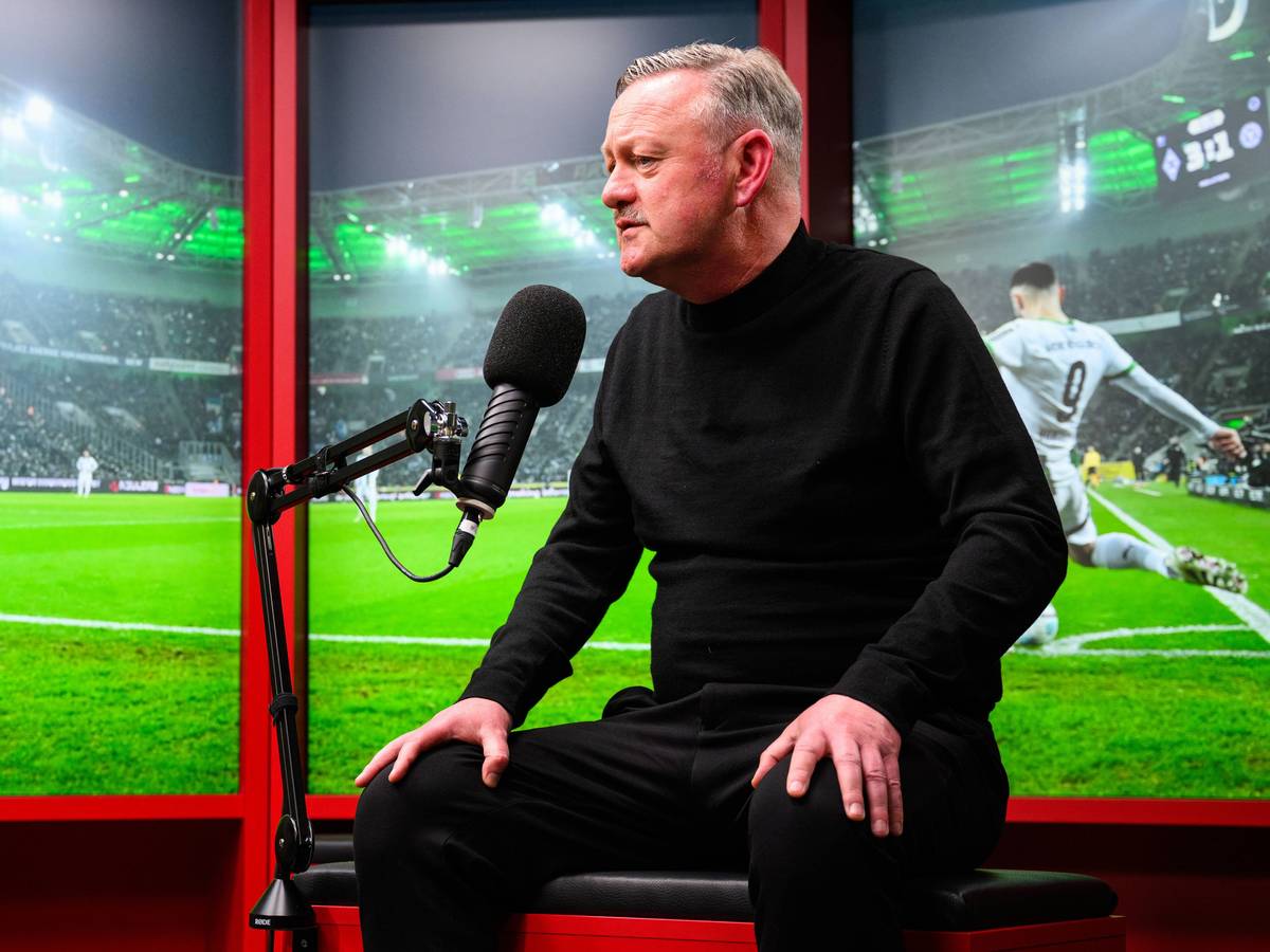 Roland Virkus bei einem Kicker-Gespräch.