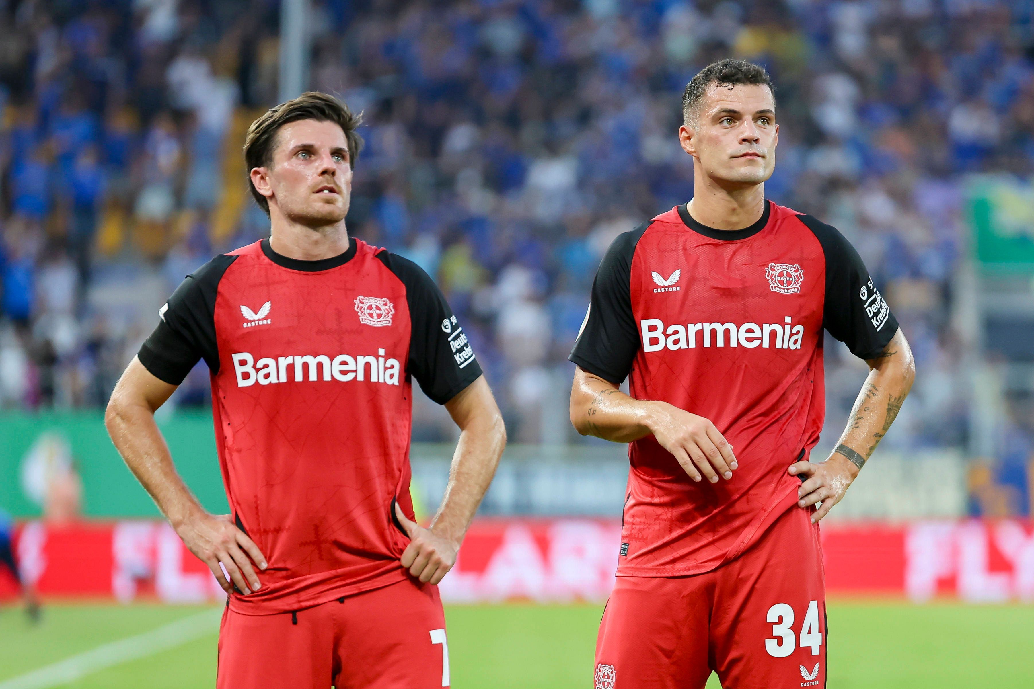 Jonas Hofmann und Granit Xhaka im Leverkusen-Trikot.