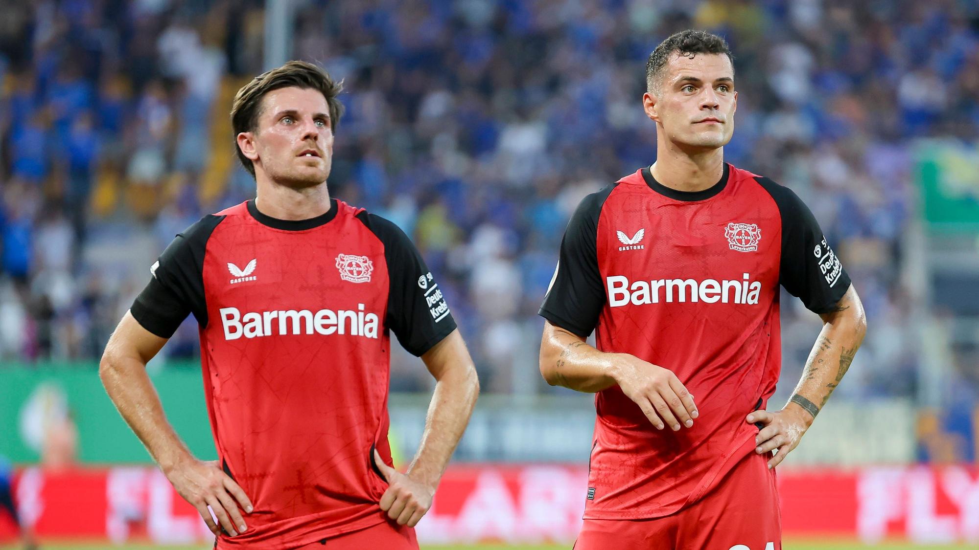 Jonas Hofmann und Granit Xhaka im Leverkusen-Trikot.