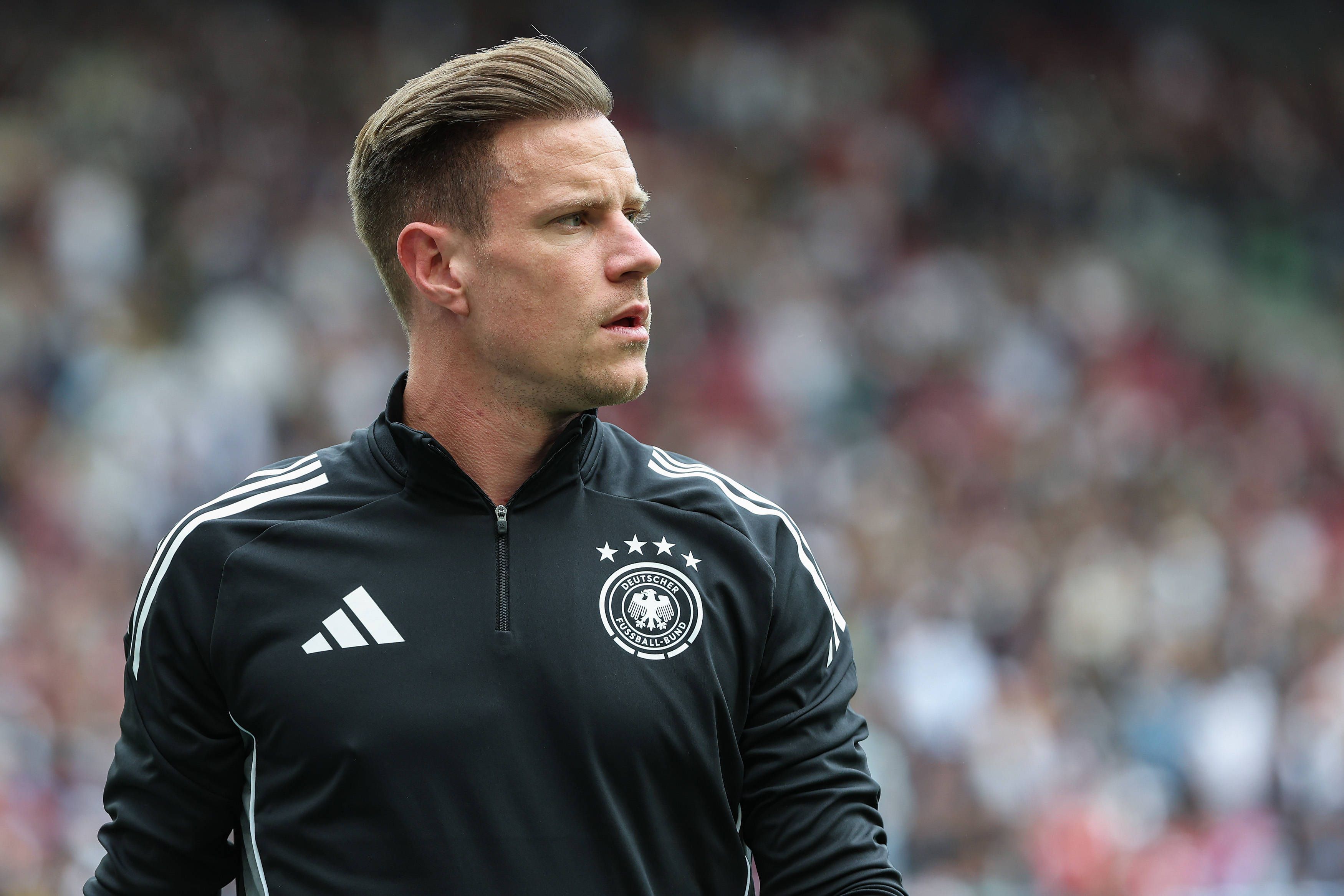 Marc-Andre ter Stegen beim Warmmachen mit dem DFB-Team.