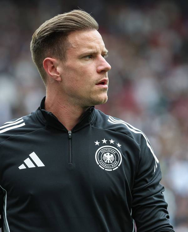 Marc-Andre ter Stegen beim Warmmachen mit dem DFB-Team.