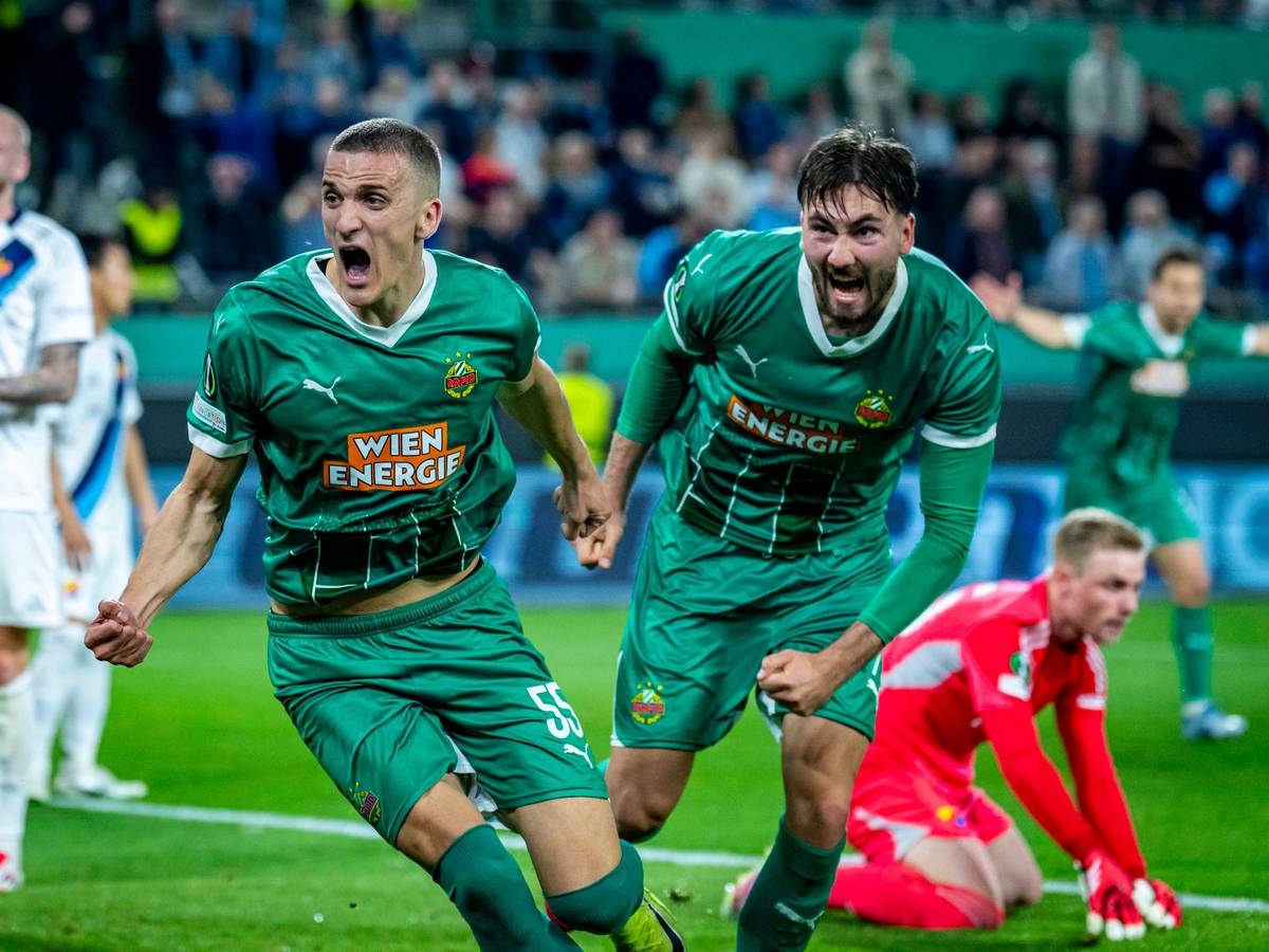 Nenad Cvetkovic und Dion Beljo jubeln.