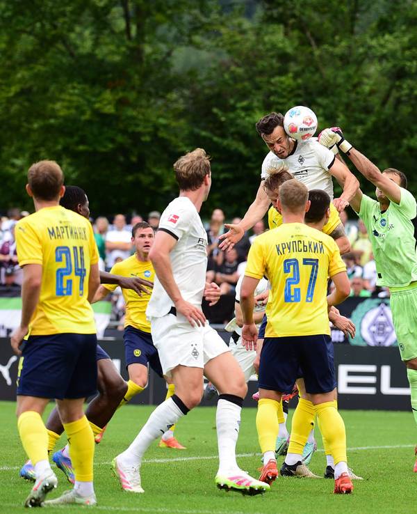 Haris Tabakovic im Kampf um den Ball.