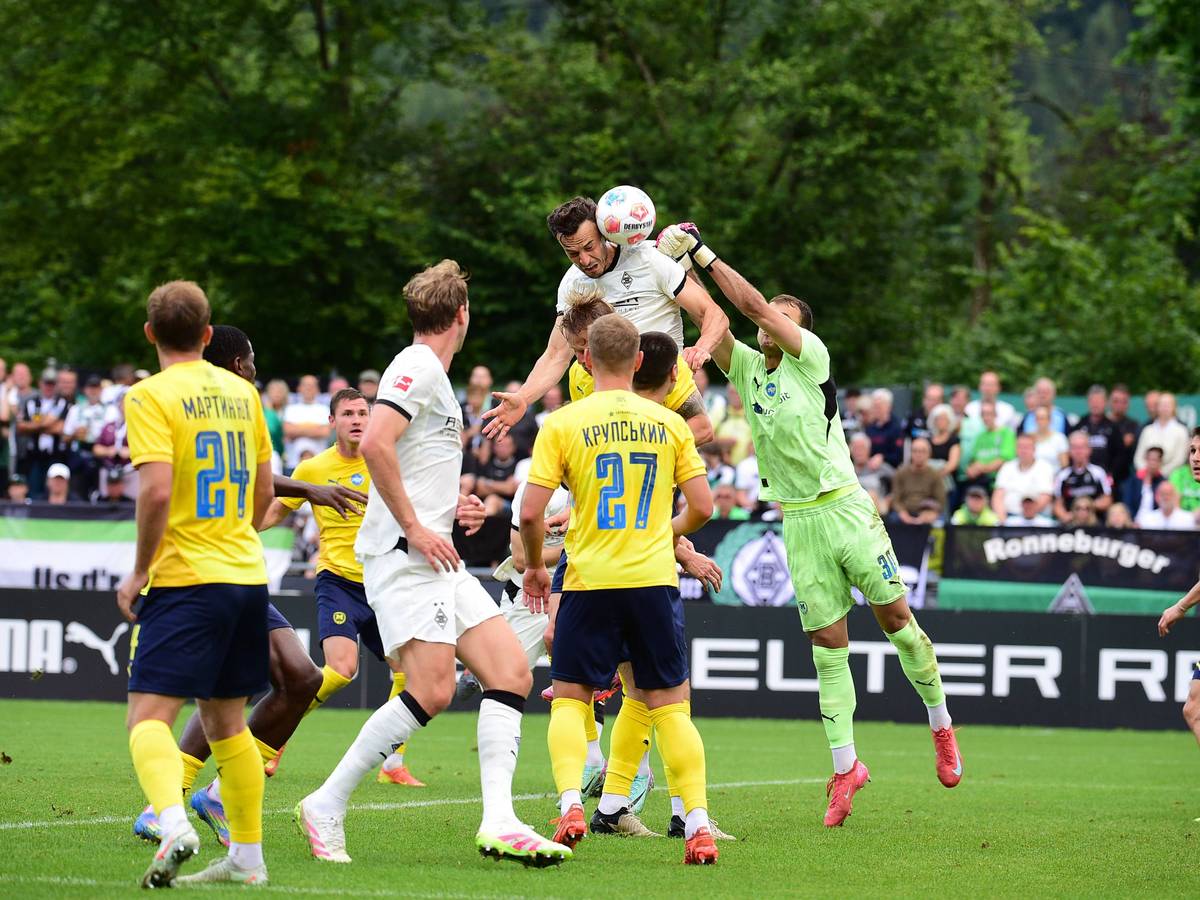 Haris Tabakovic im Kampf um den Ball.