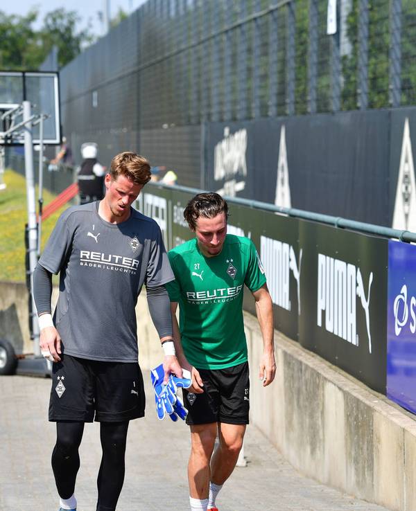 Jonas Omlin und Rocco Reitz im Trainingslager 2024.