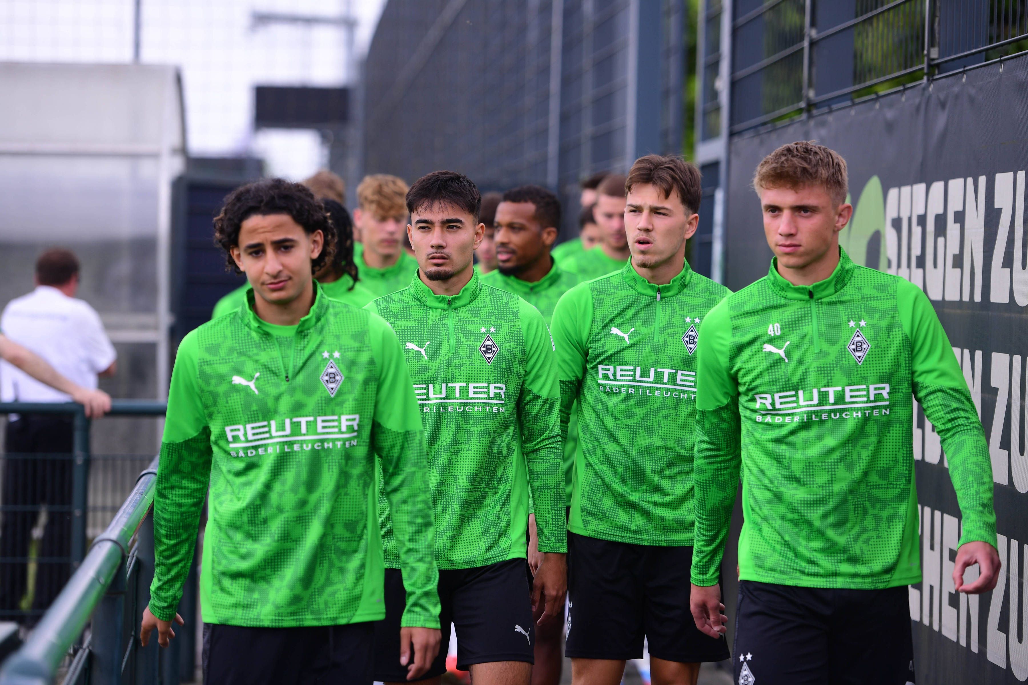 Spieler von Borussia Mönchengladbach auf dem Trainingsplatz.