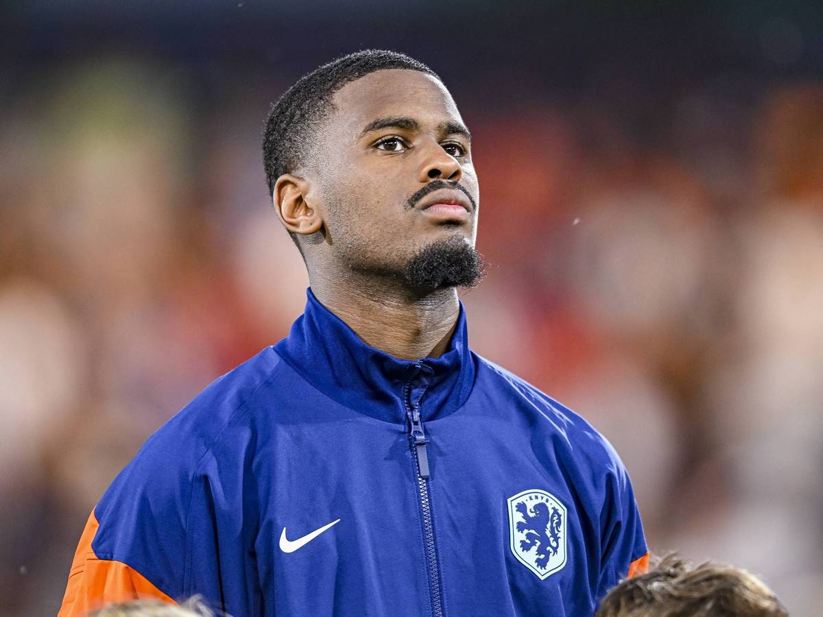Jorrel Hato vor einem U21-Länderspiel der Niederlande bei der Europameisterschaft.