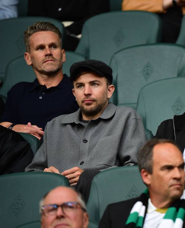 Florian Neuhaus und Christoph Kramer auf der Gladbacher VIP-Tribüne.
