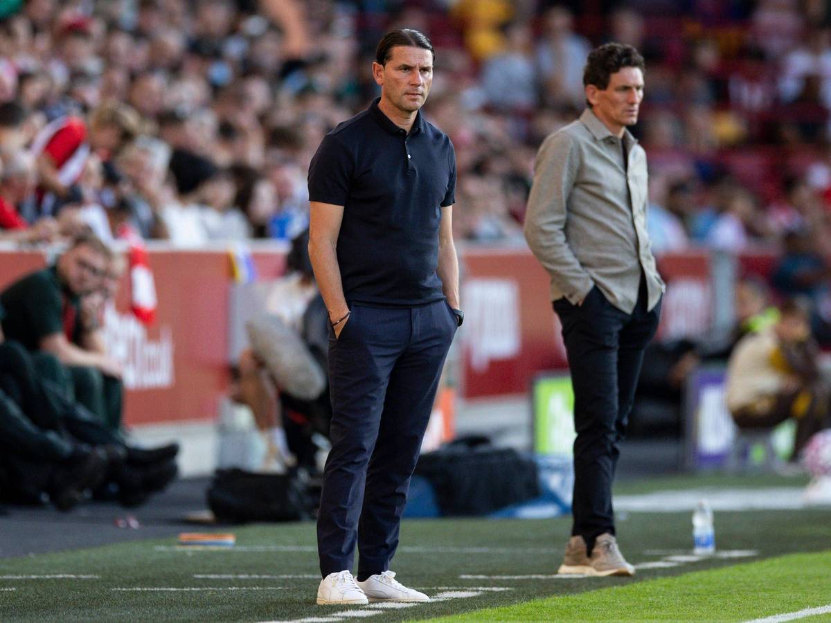 Gerardo Seoane in Brentford an der Seitenlinie.