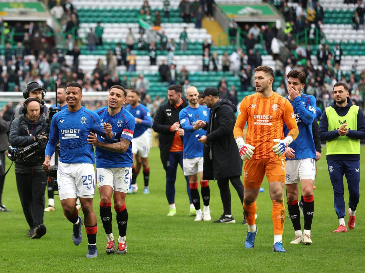 Profis der Glasgow Rangers jubeln.