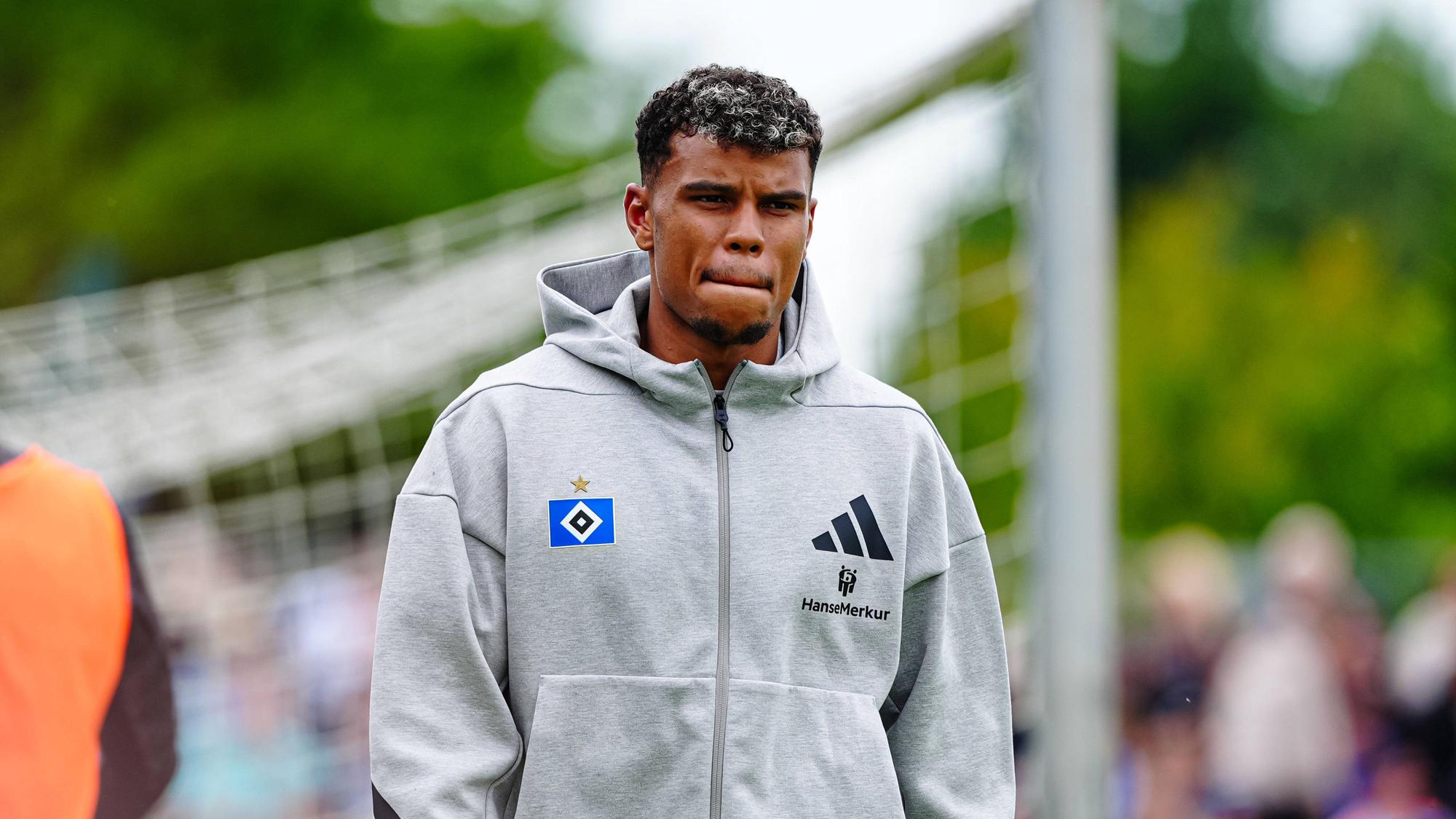 Ransdorf Königsdörffer vor einem Testspiel des Hamburger SV.