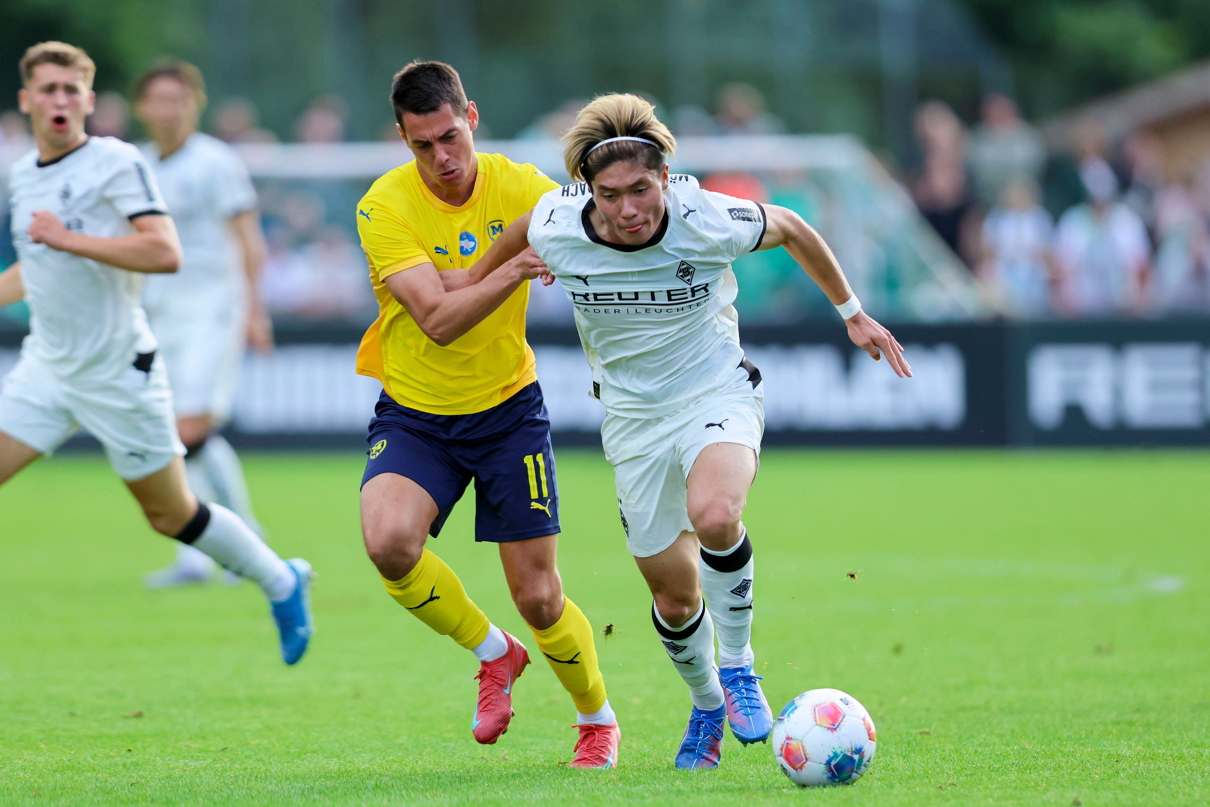 Shio Fukuda beim Testspiel gegen Metalist Charkiw.