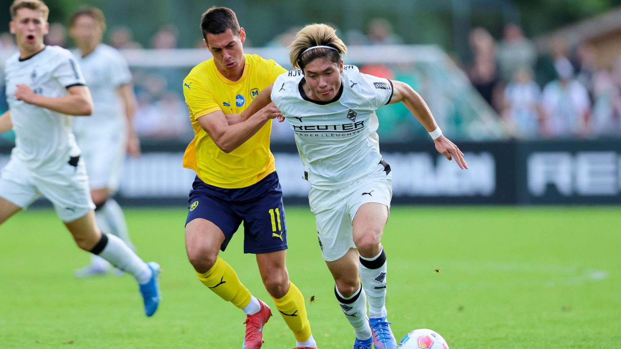 Shio Fukuda beim Testspiel gegen Metalist Charkiw.