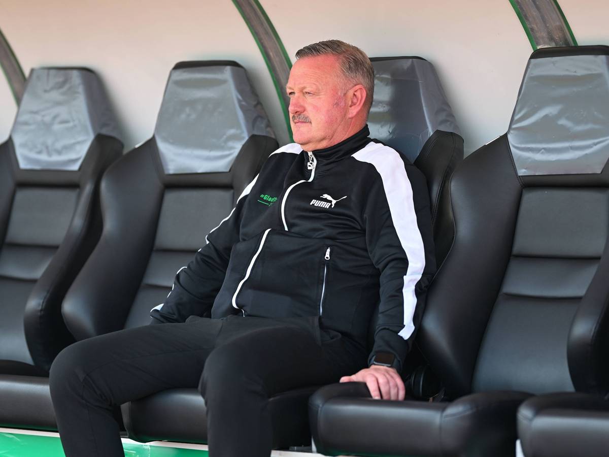 Roland Virkus beim Pokal-Spiel von Borussia Mönchengladbach gegen Atlas Delmehorst.