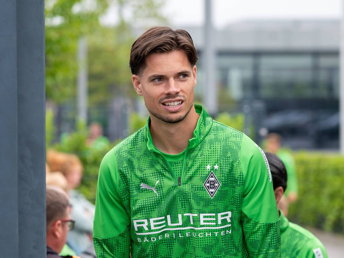 Julian Weigl in Trainingsklamotten.