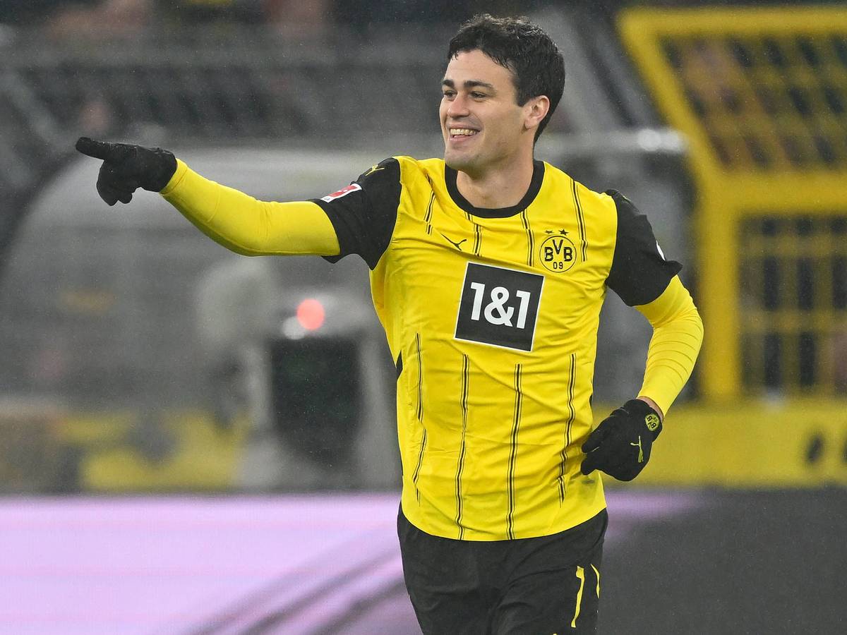 Giovanni Reyna jubelt im Dortmund-Trikot.
