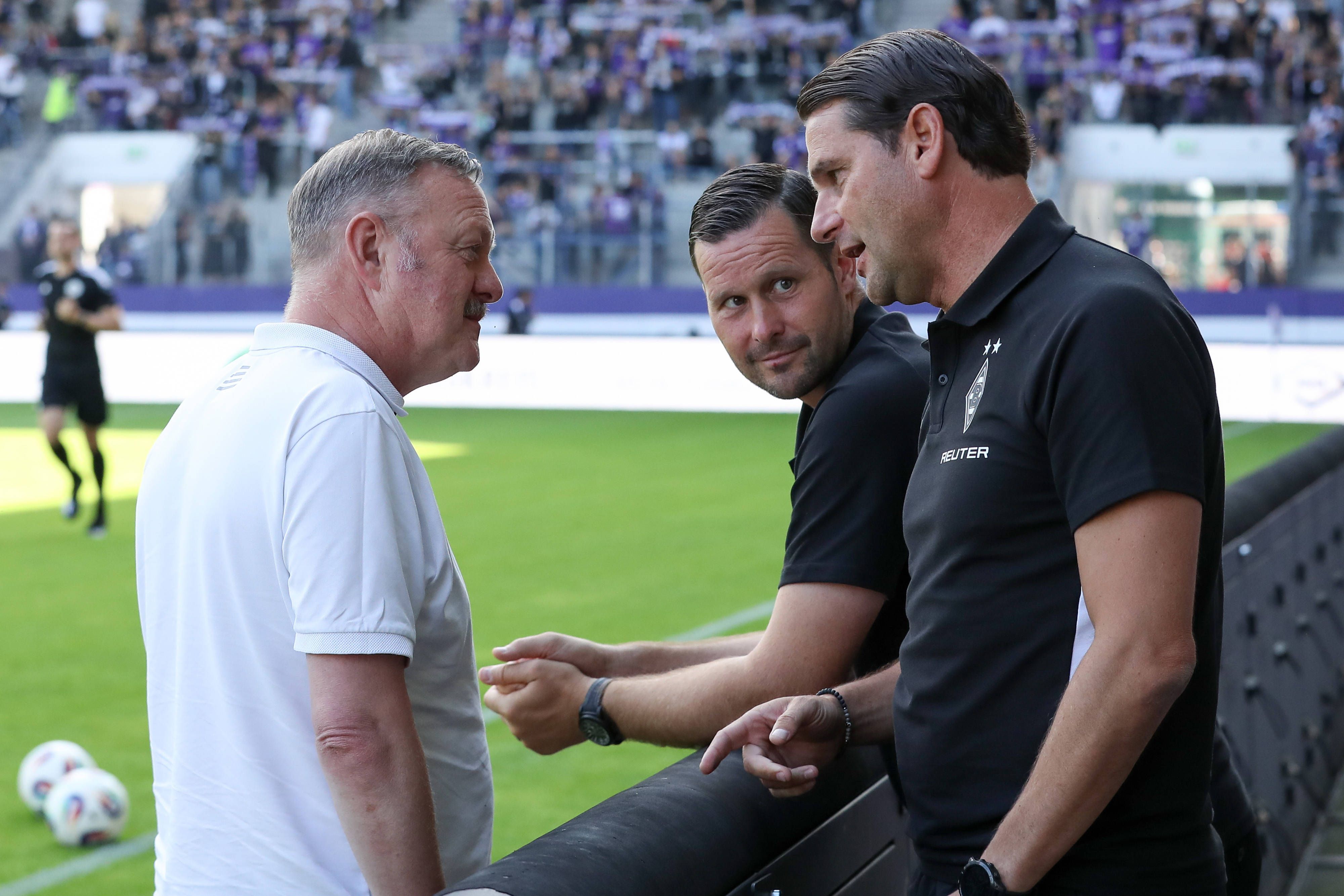 Roland Virkus und Gerardo Seoane im angeregten Gespräch.