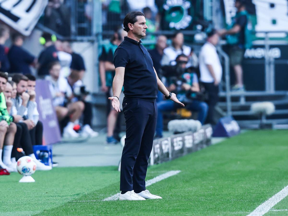 Gerardo Seoane steht unzufrieden an der Seitenlinie.