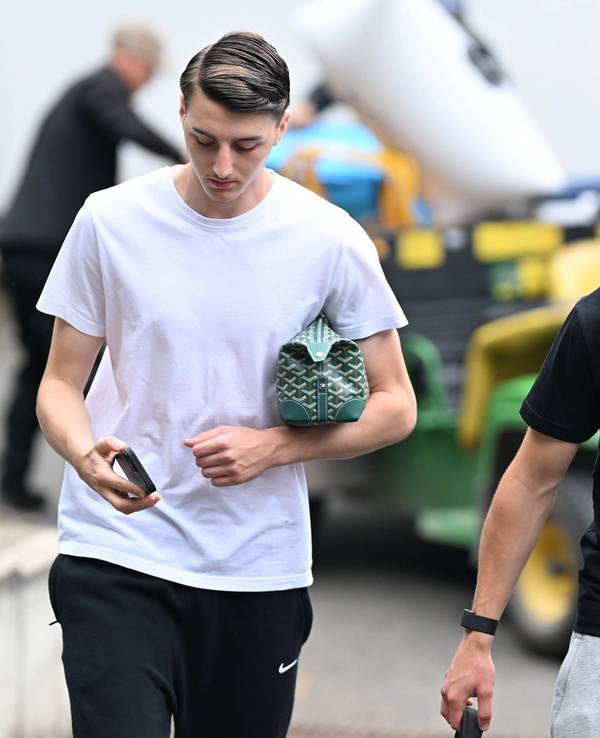 Die El Mala Brüder auf dem Trainingsgelände in Köln.