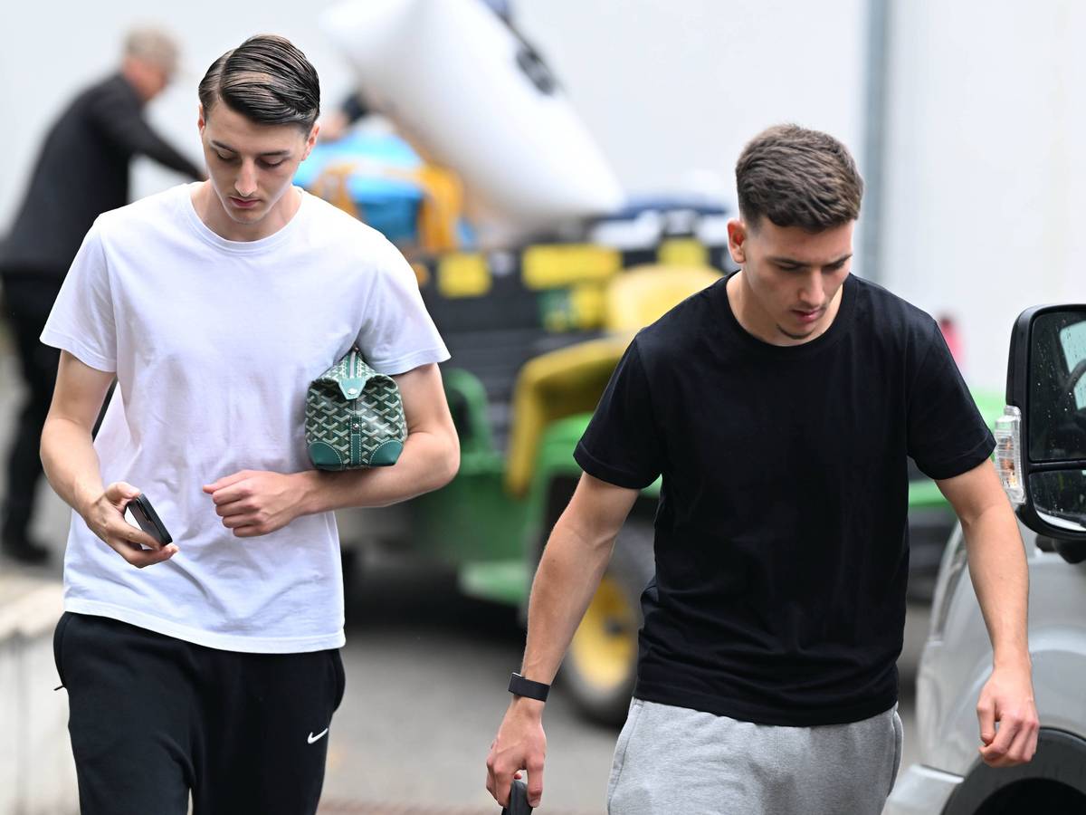 Die El Mala Brüder auf dem Trainingsgelände in Köln.