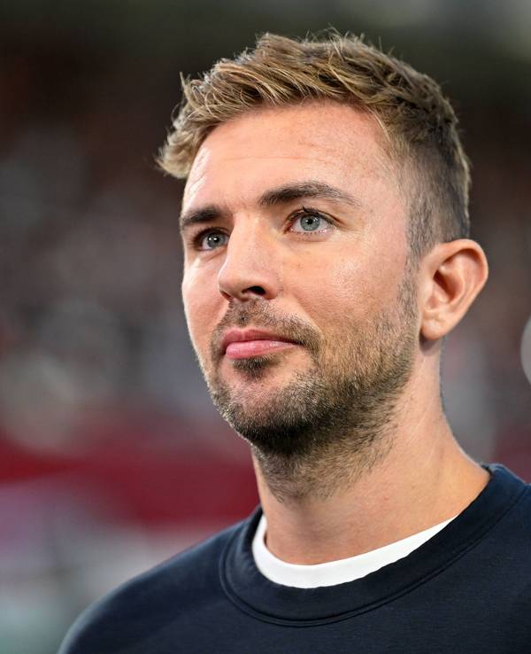 Christoph Kramer am Spielfeldrand.