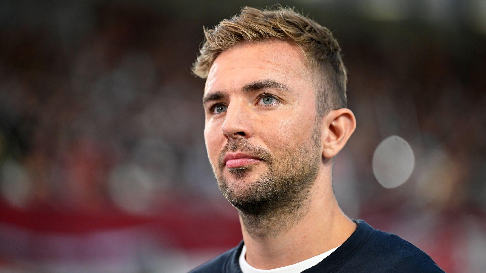Christoph Kramer am Spielfeldrand.