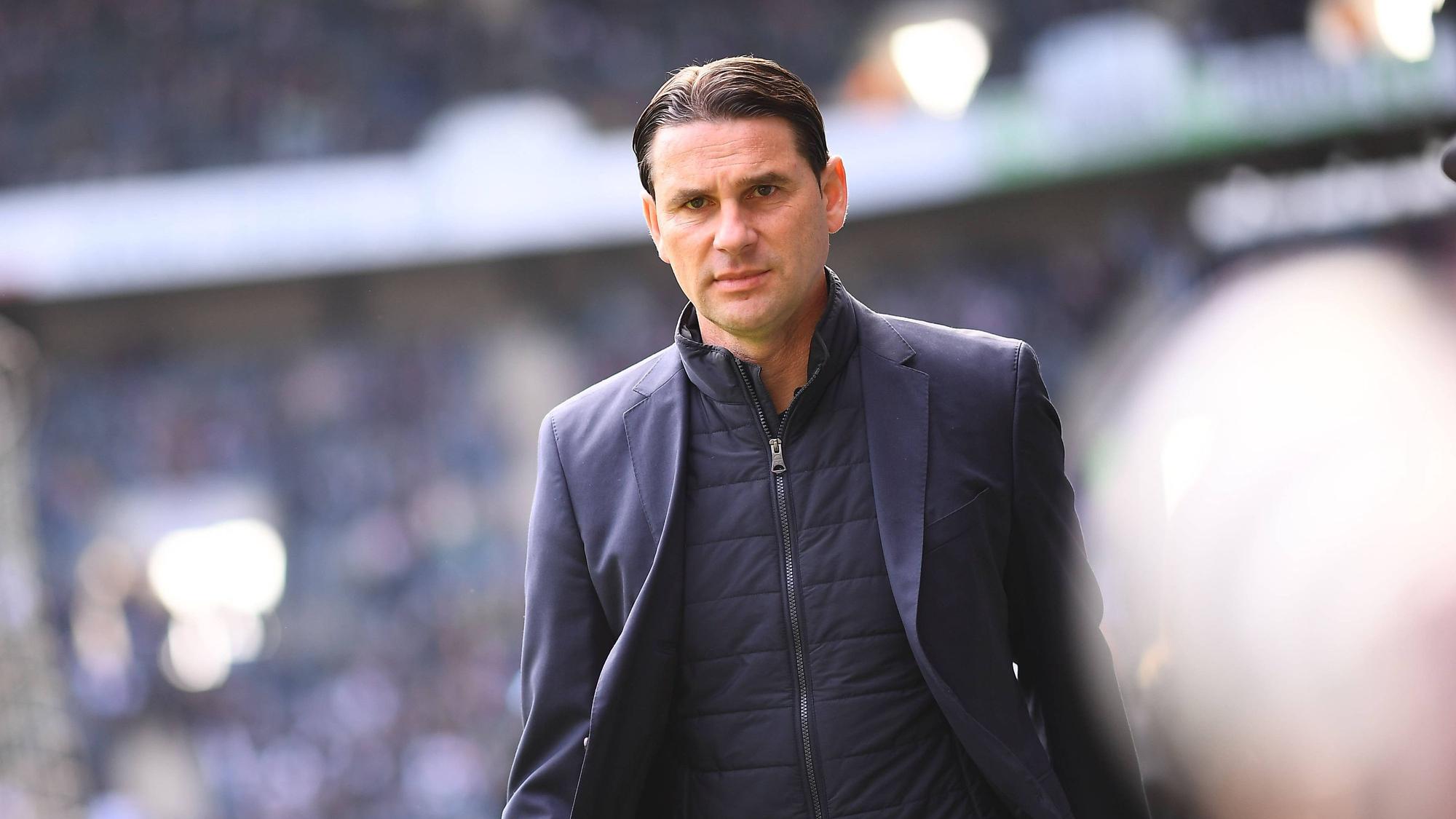 Gerardo Seoane an der Seitenlinie.