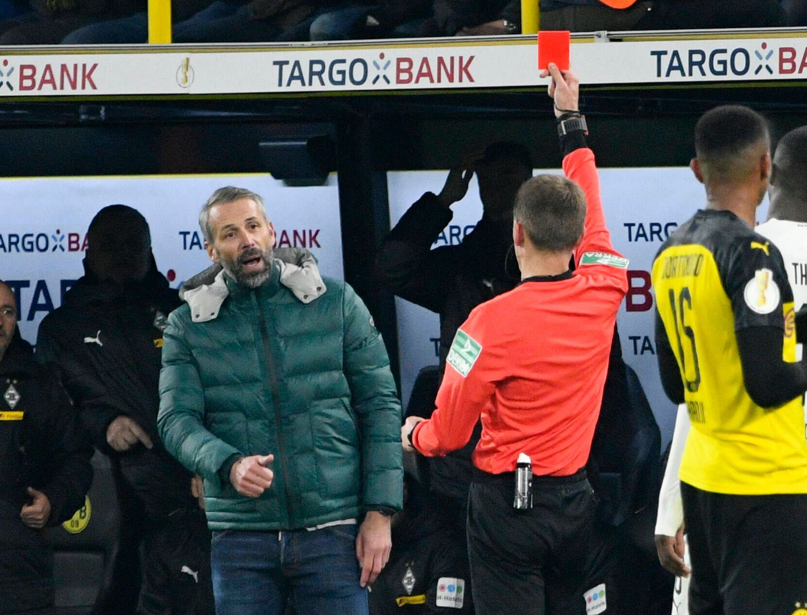 Marco Rose sieht die Rote Karte.