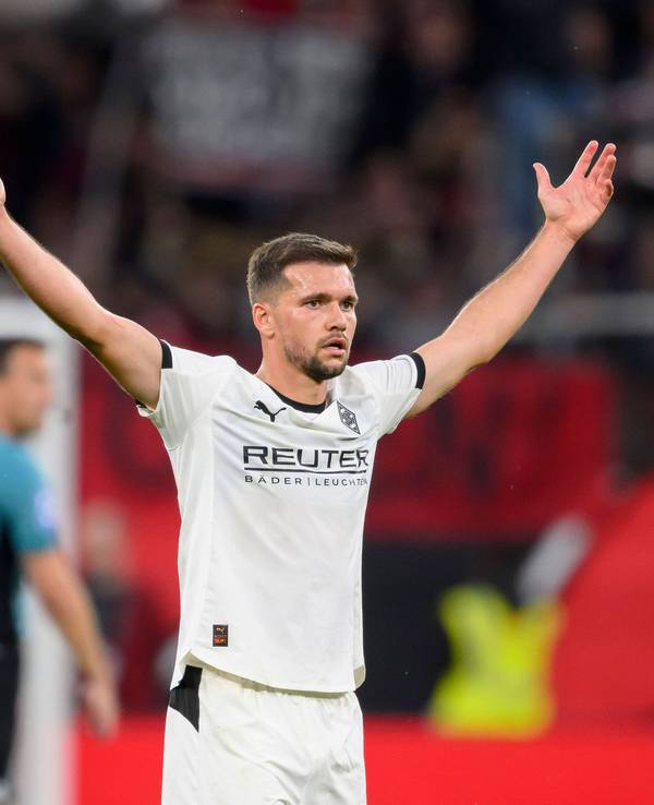 Kevin Stöger beim Remis gegen Bayer 04 Leverkusen am 21. September 2025.