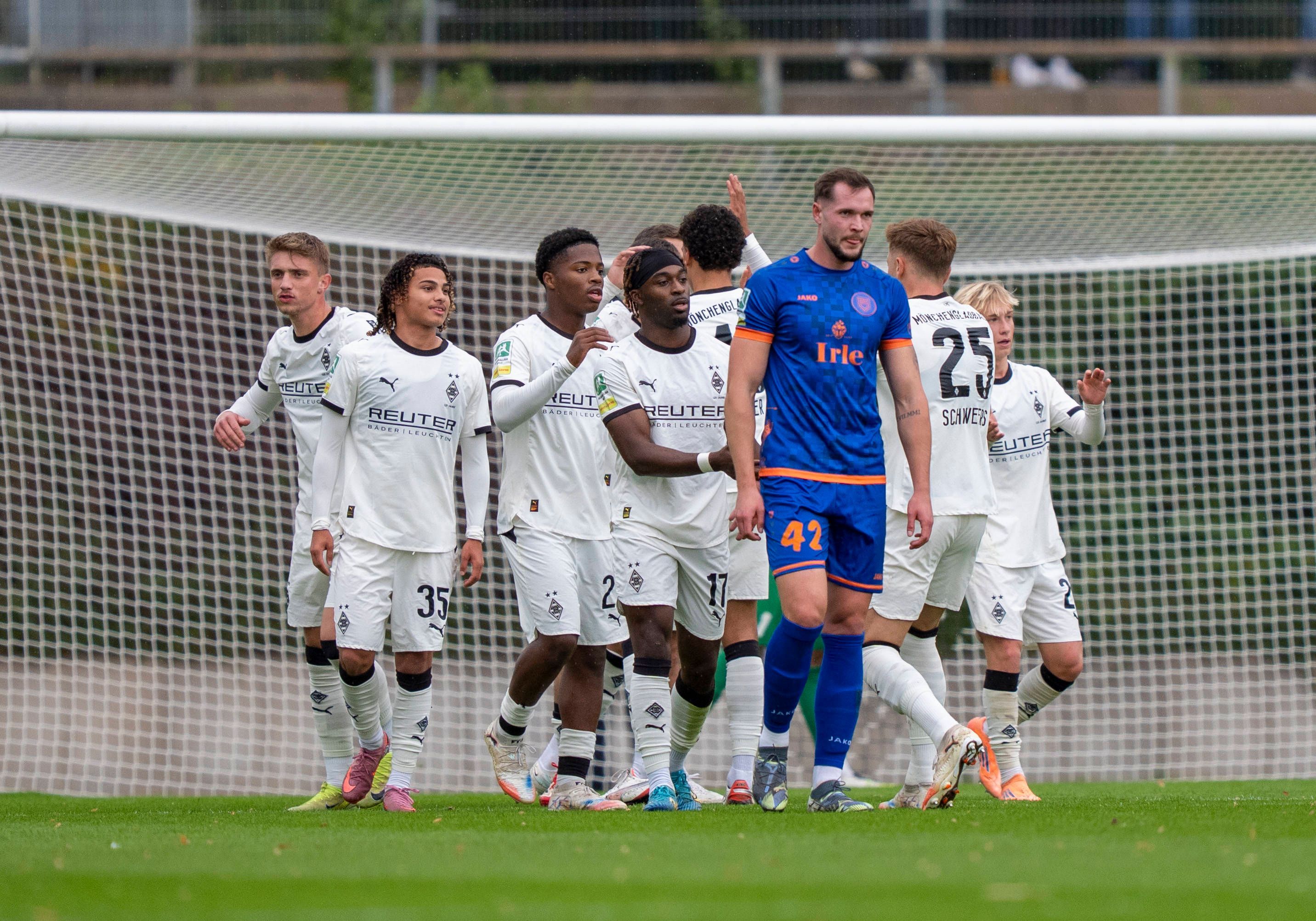 Die Gladbacher U23 jubelt.