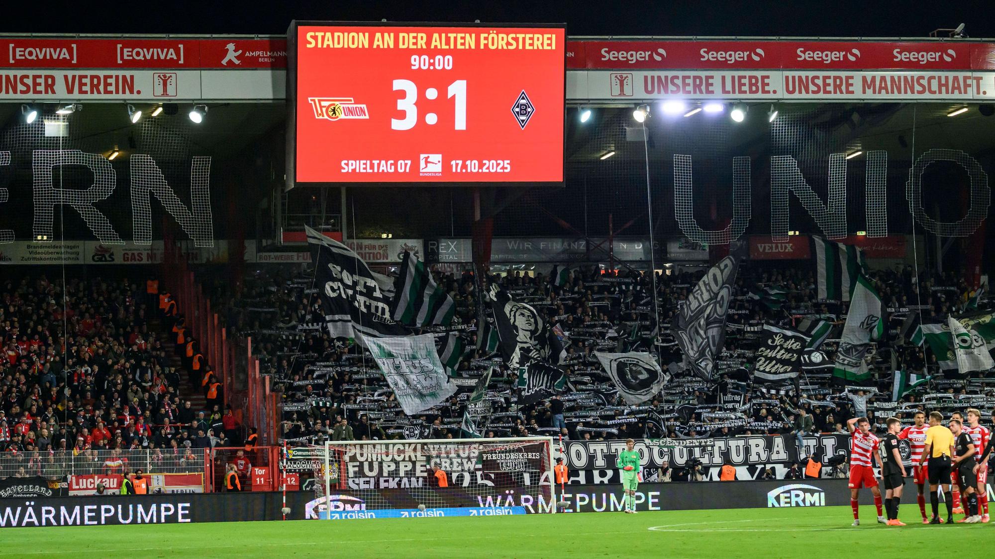 Die Gladbacher Auswärtskurve in der Alten Försterei.
