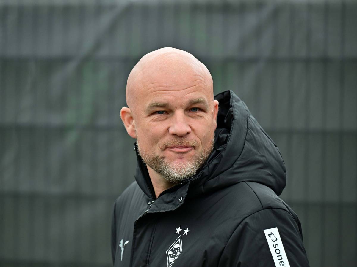Rouven Schröder auf dem Trainingsgelände von Borussia Mönchengladbach.