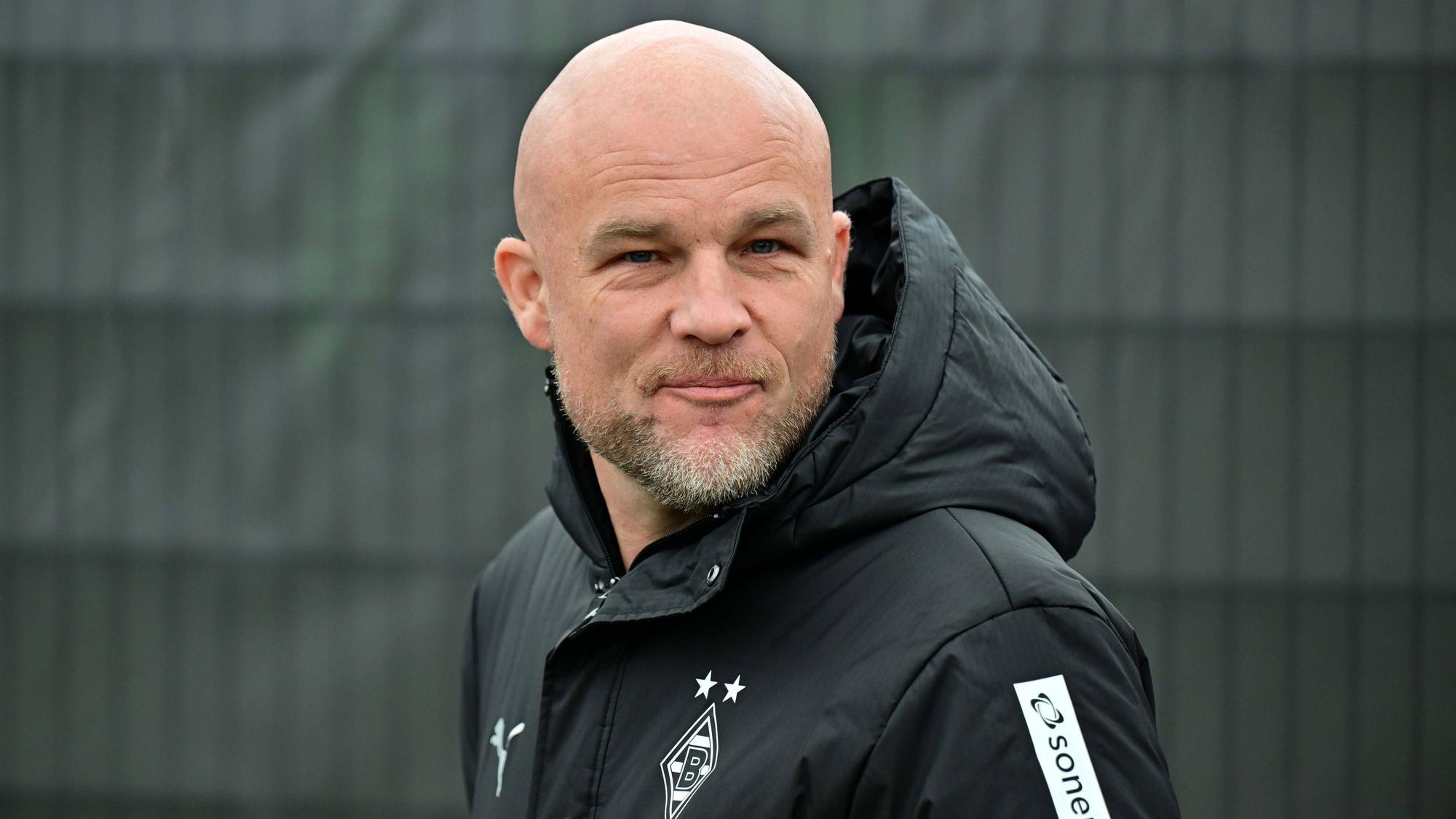 Rouven Schröder auf dem Trainingsgelände von Borussia Mönchengladbach.