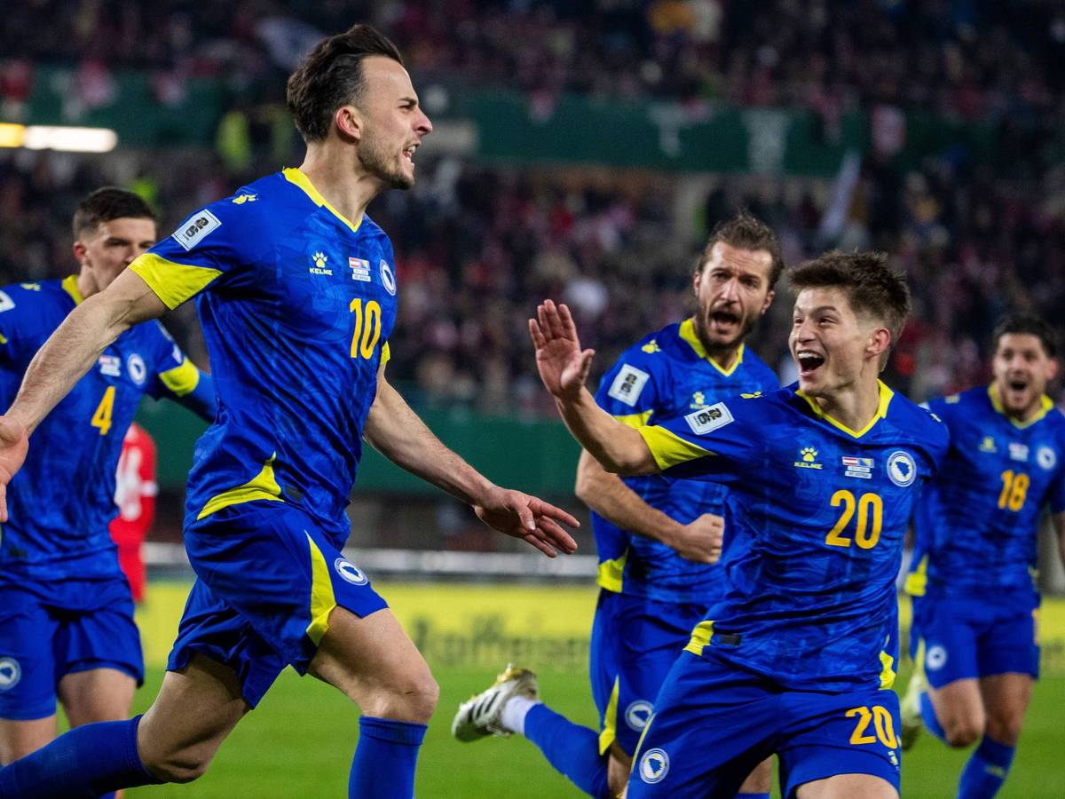 Haris Tabakovic bejubelt seinen Treffer gegen Österreich.