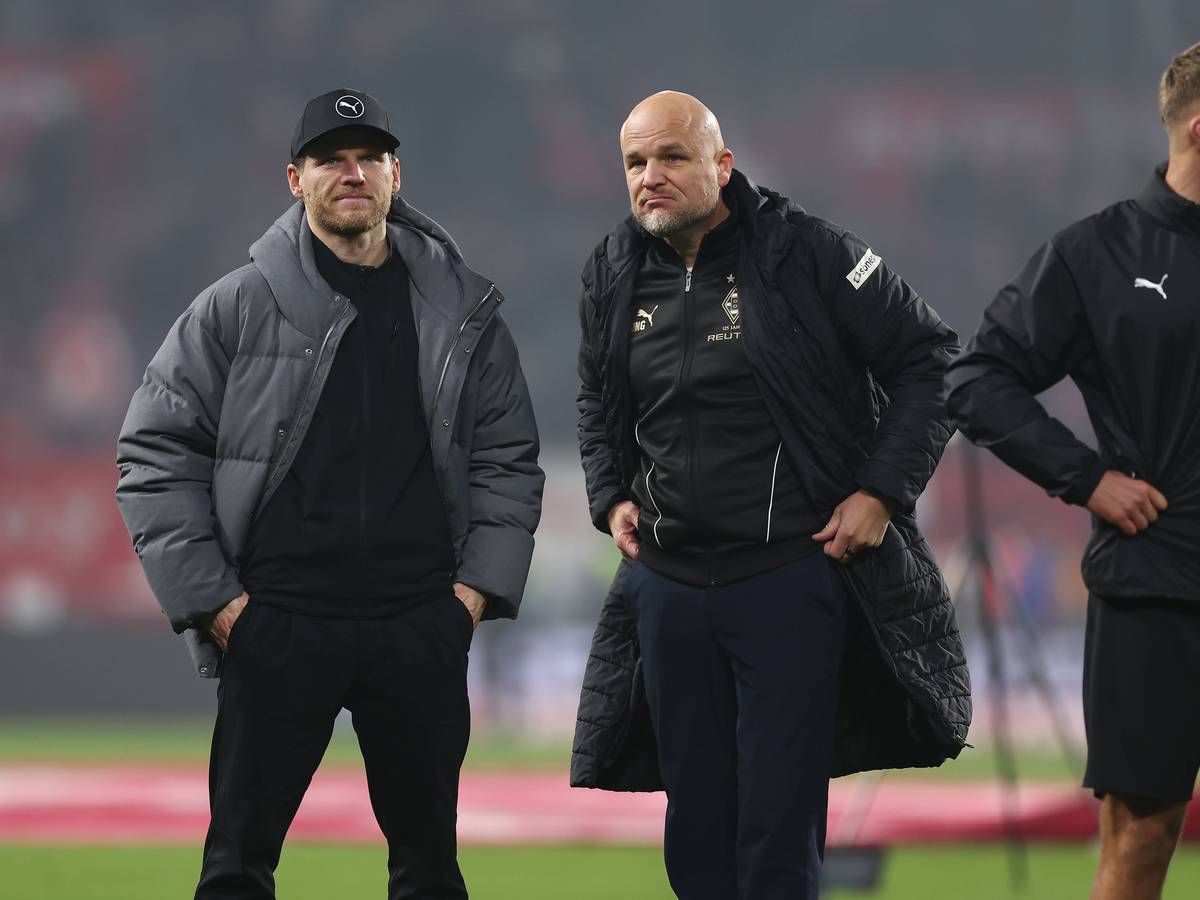 Trainer Eugen Polanski (l.) und Sportboss Rouven Schröder wirken nach dem Spiel erleichtert.