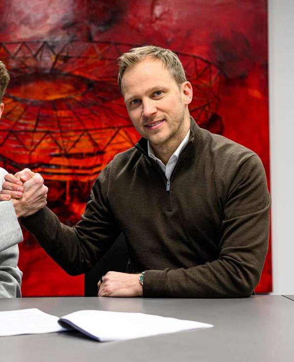 Jonas Omlin wird bei Bayer Leverkusen vorgestellt.