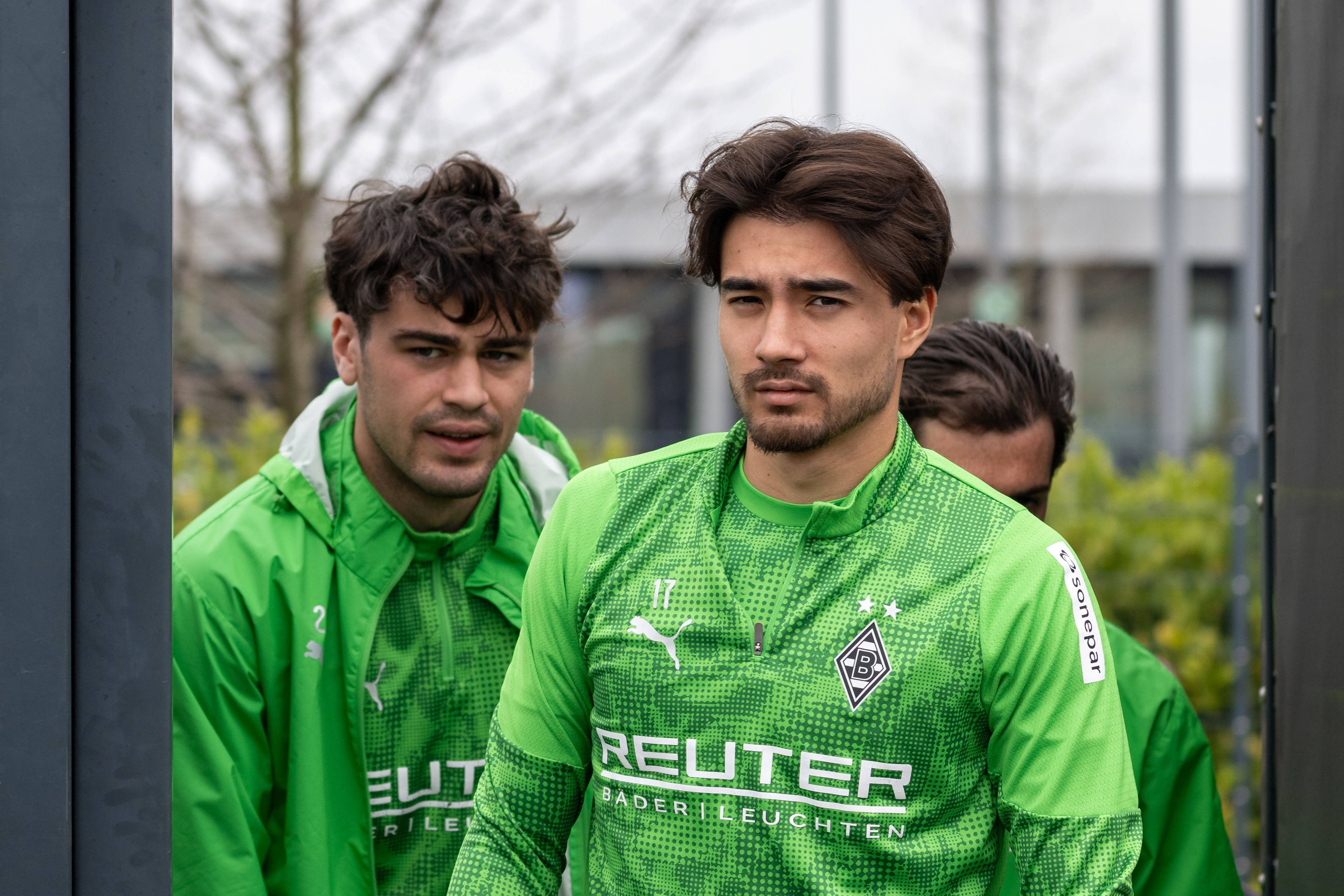 Giovanni Reyna und Jens Castrop in Sportkleidung