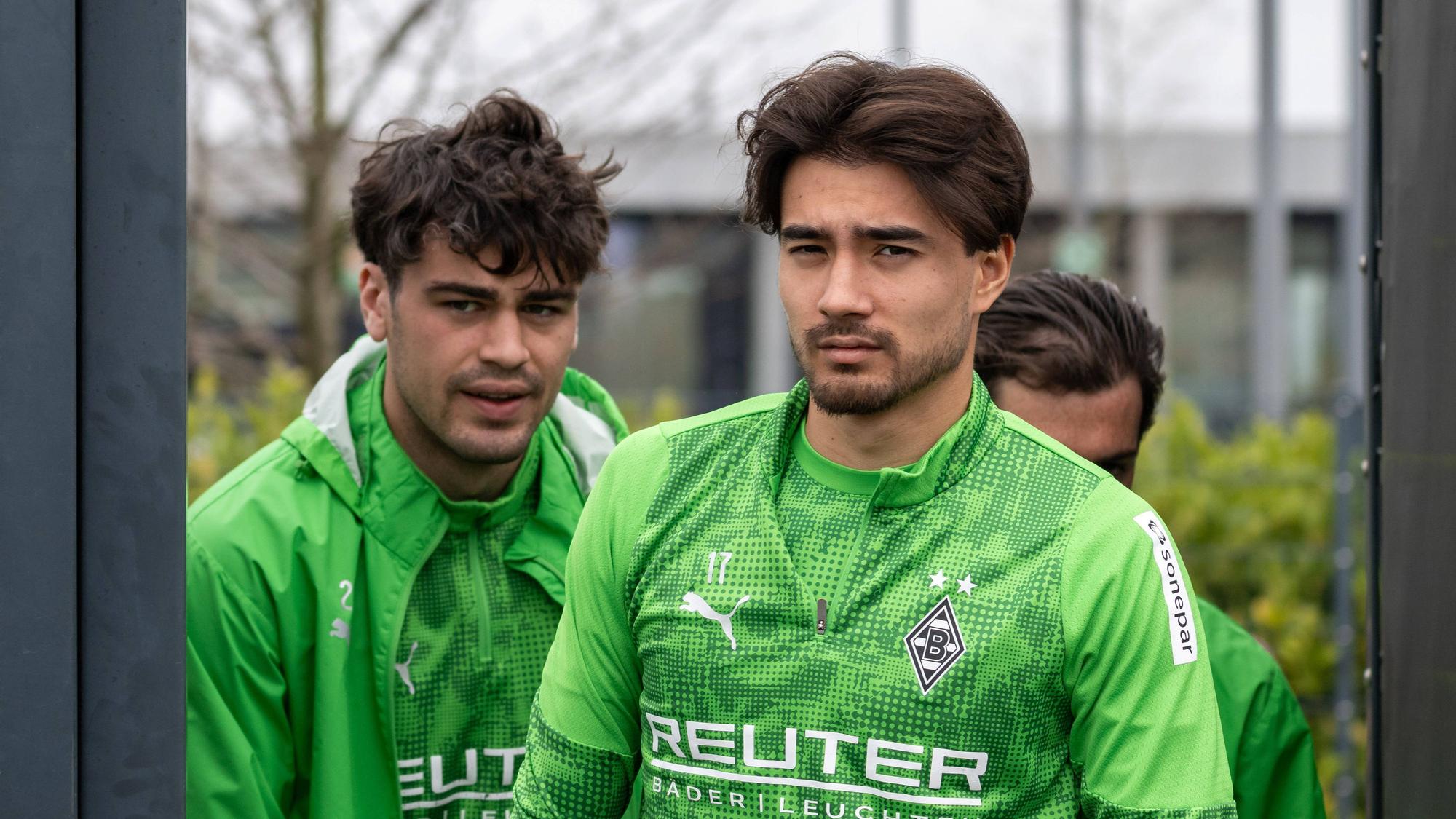 Giovanni Reyna und Jens Castrop in Sportkleidung