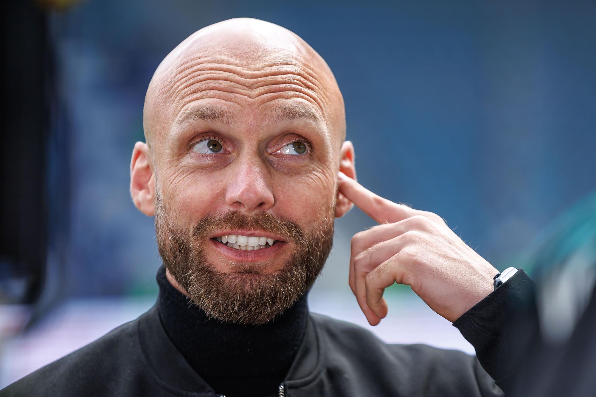 Nils-Ole Book von der SV 07 Elversberg während eines Interviews.