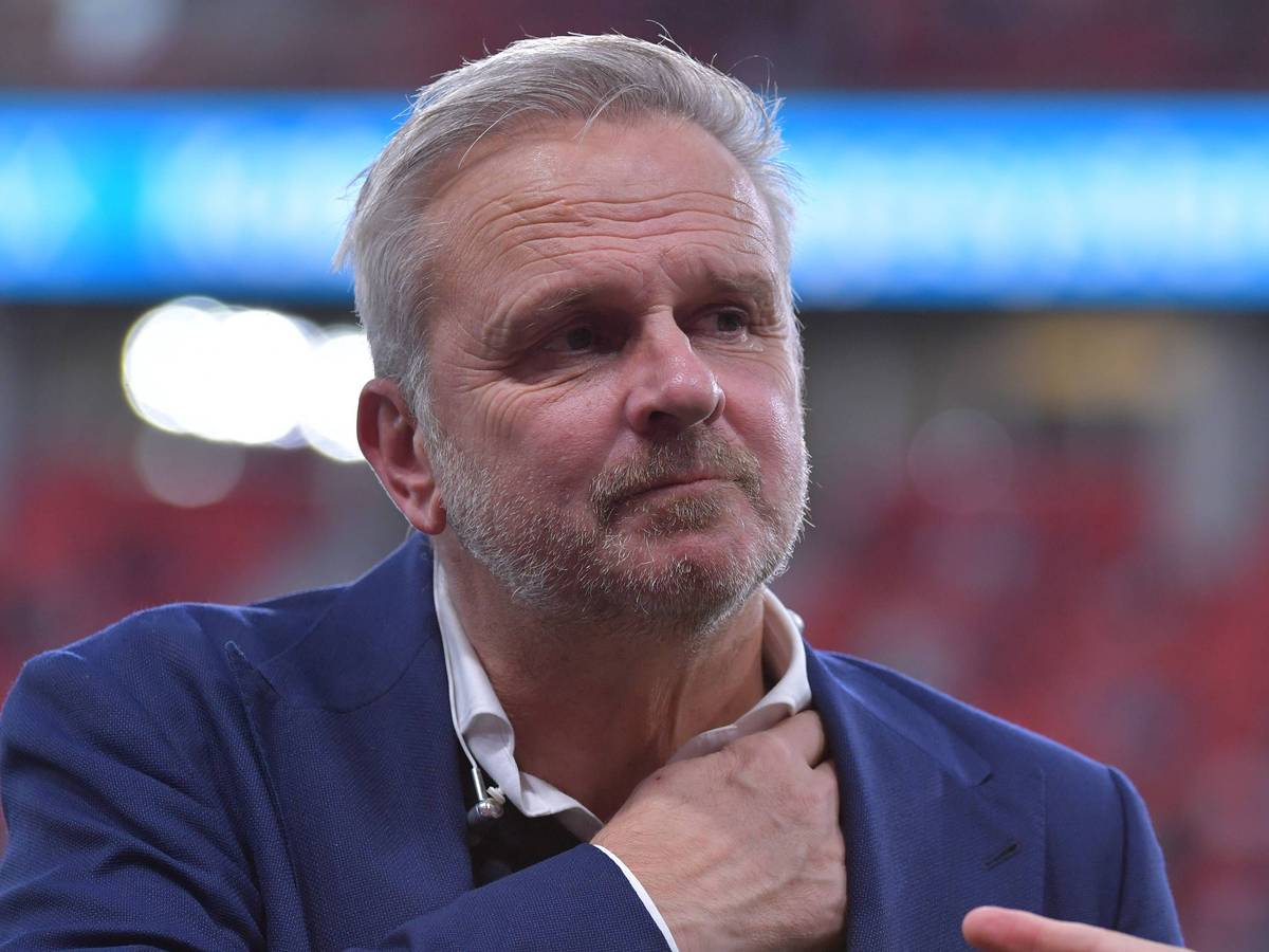 Didi Hamann als Experte im Stadion.