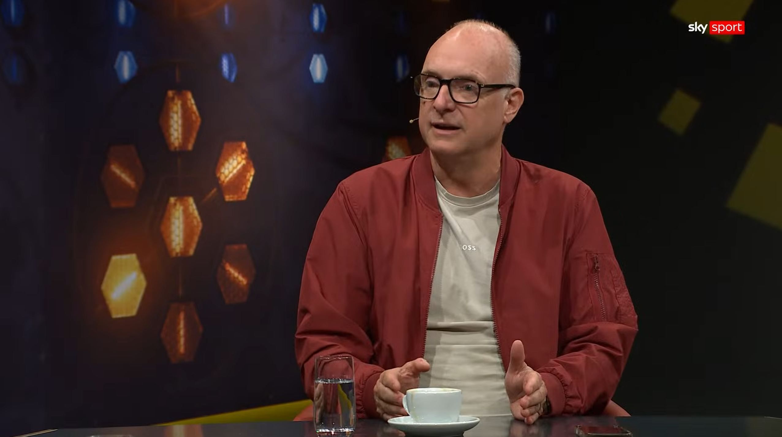In der TV-Show Glanzparade spricht Frank Buschmann über Gladbach.