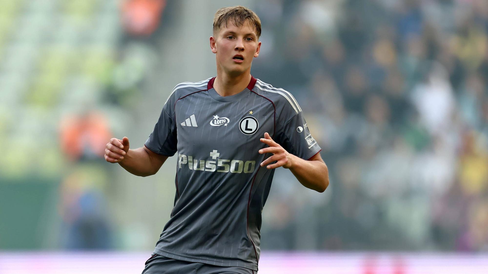 Bei einem Spiel von Legia Warschau steht Jan Leszczynski auf dem Platz.