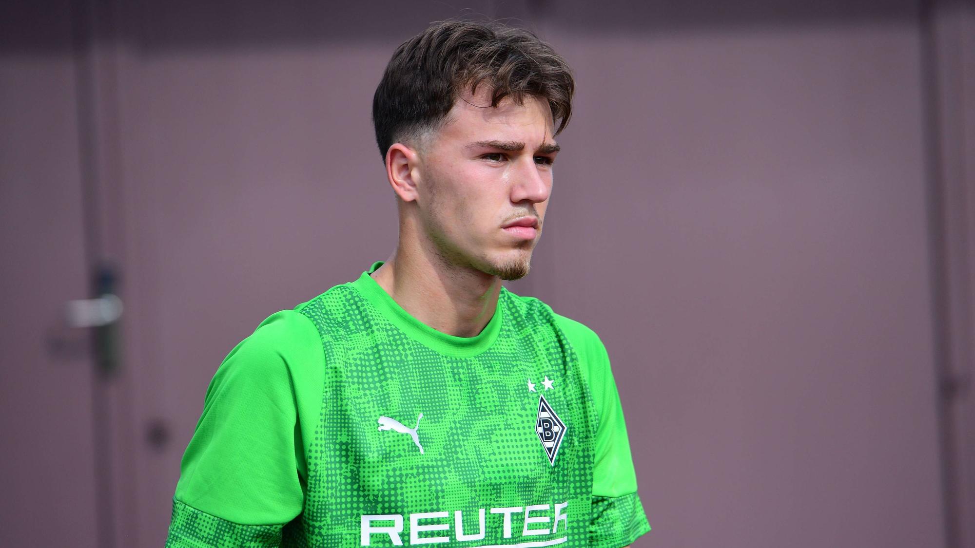 Noah Pesch beim Training von Borussia Mönchengladbach.