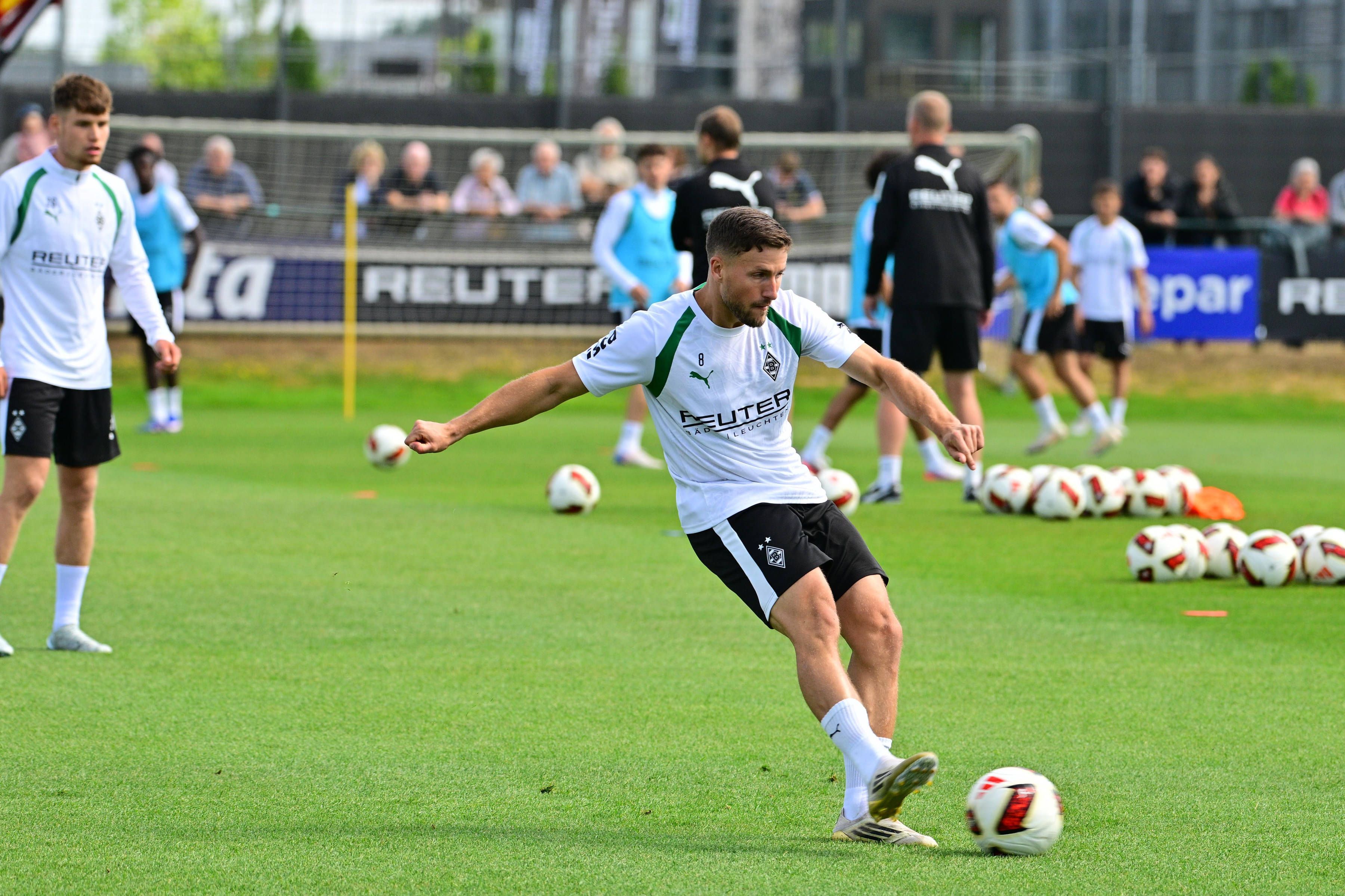 Enzo Leopold trainiert bei Borussia Mönchengladbach.