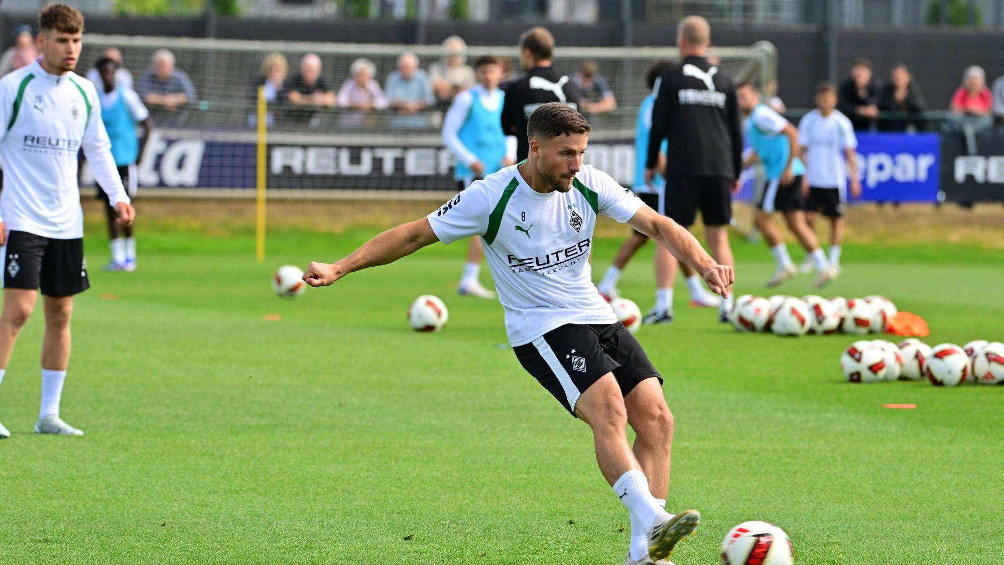 Enzo Leopold trainiert bei Borussia Mönchengladbach.