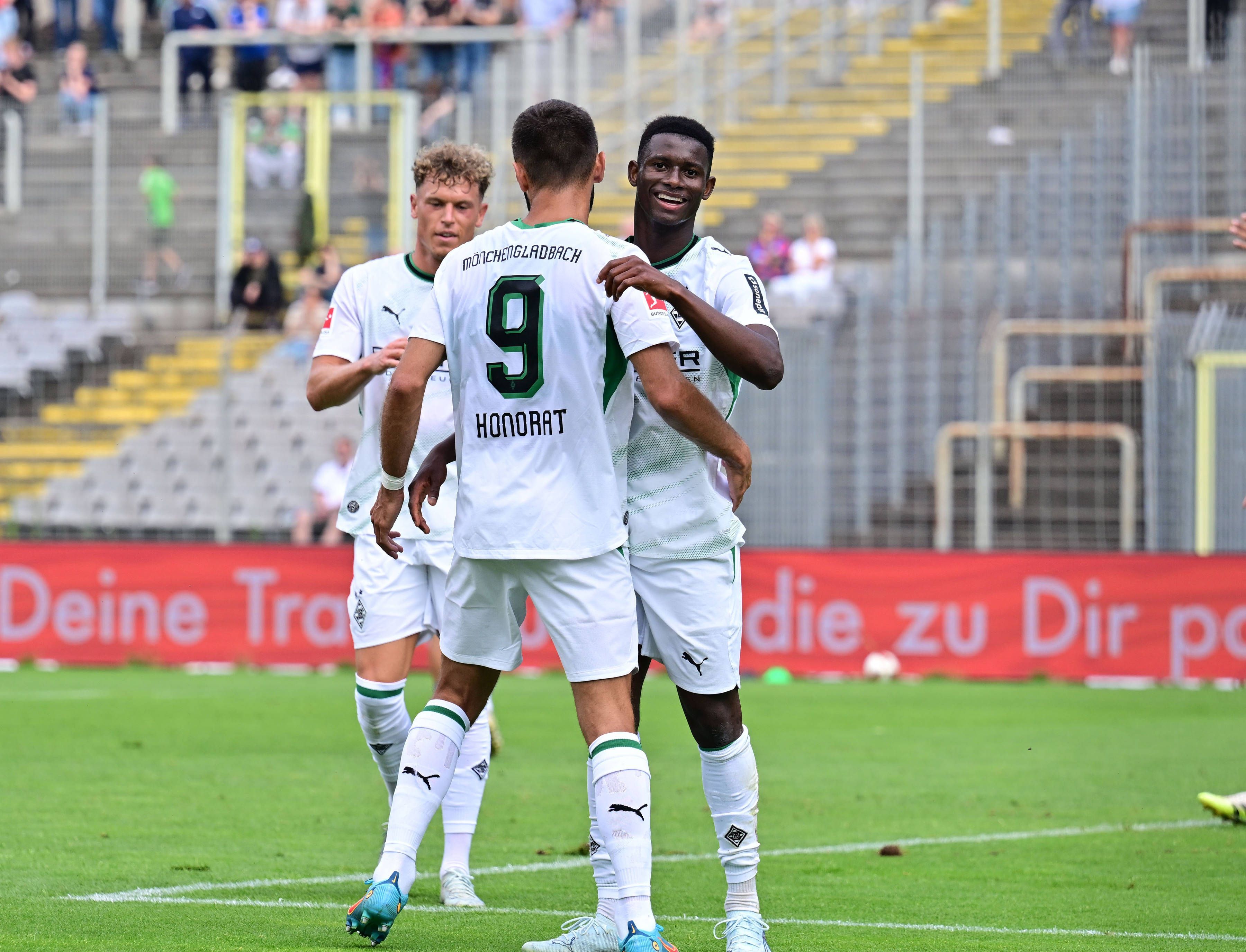 Torjubel bei Robin Hack, Franck Honorat und Iaia Marco Danfa